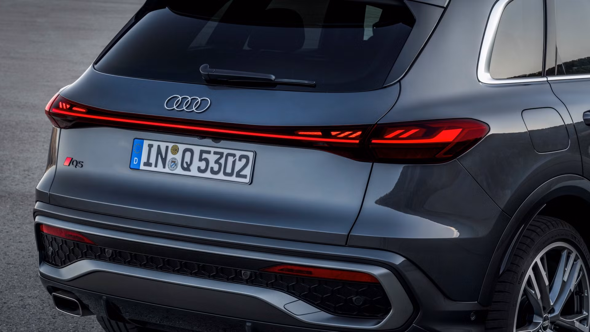 Innovative OLED rear lights.